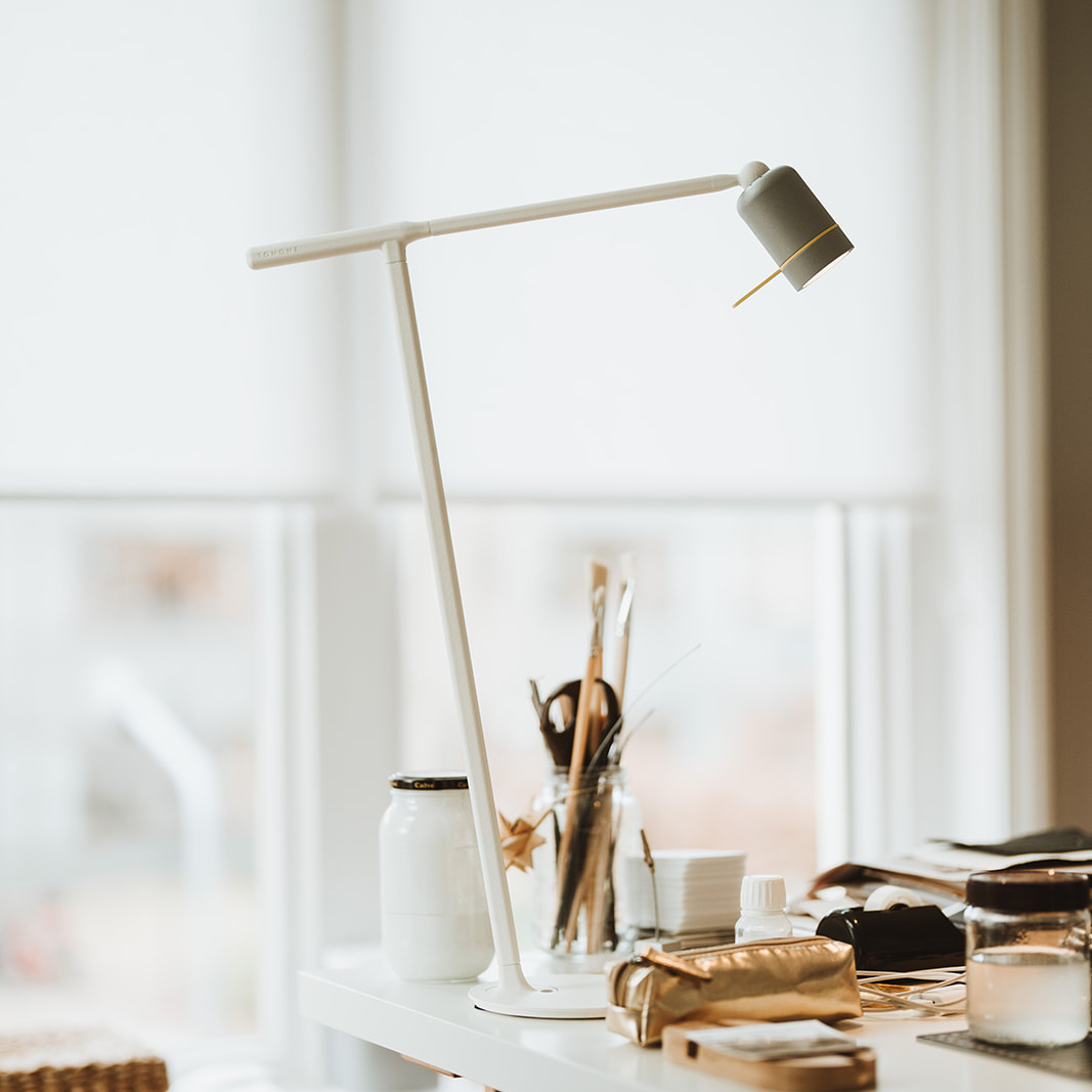 Lampe à poser ONE + Desk au design minimaliste par Anton de Groof X Tonone