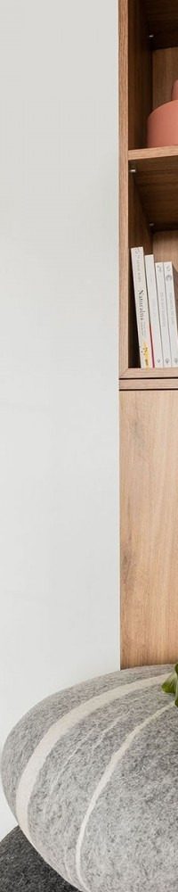 Applique murale Tablo base en métal avec étagère et diffuseur en verre au design contemporain par Ummo lighting
