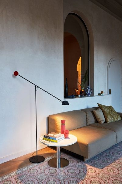 Lampadaire Copérnica LED avec bras articulé en acier par Ramírez i Carrillo - Marset