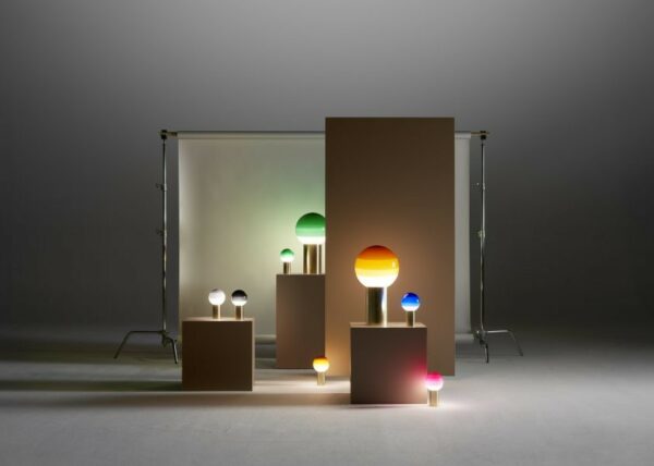 Lampadaire Dipping Light M Ø30 cm LED en laiton par Jordi Canudas - Marset