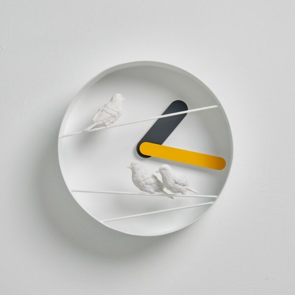 Horloge design oiseaux Sparrow X ROUND CLOCK par le studio Haoshi