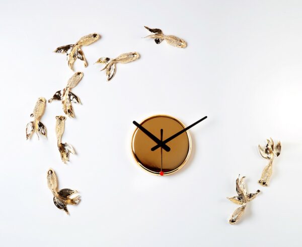 Horloge design poisson Goldfish Gold X CLOCK par Haoshi