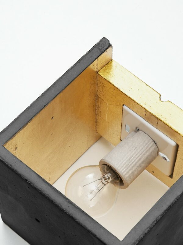 Applique Design B3 Gris Cubic au design industriel en béton par Gant Light
