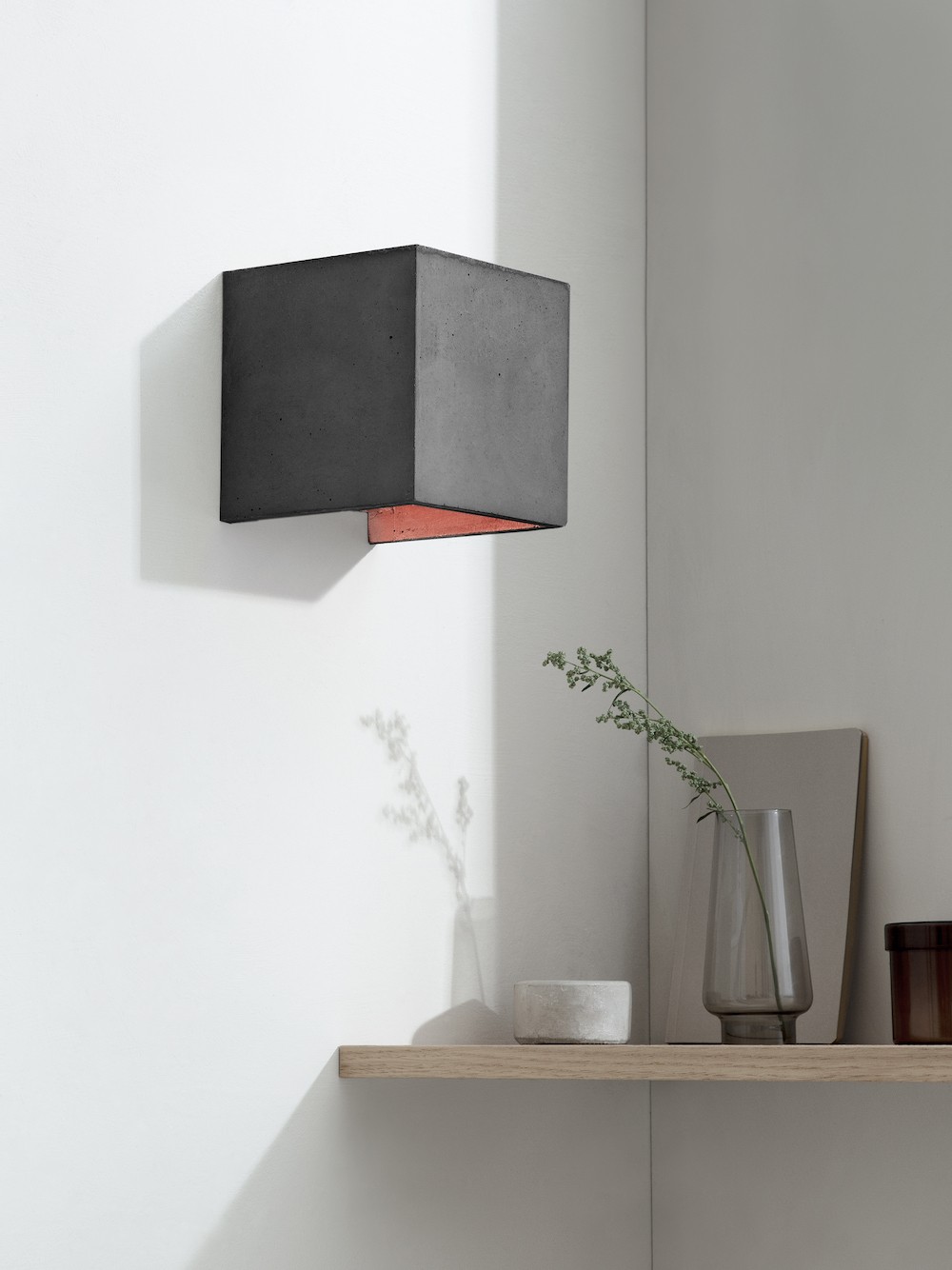 Applique Design B3 Gris Cubic au design industriel en béton par Gant Light