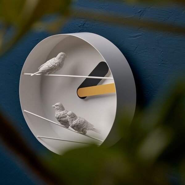 Horloge design oiseaux Sparrow X ROUND CLOCK par le studio Haoshi