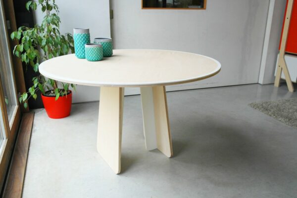 Table design Ring table au style scandinave et moderne par Rform