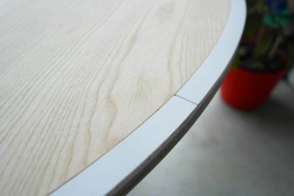Table design Ring table au style scandinave et moderne par Rform