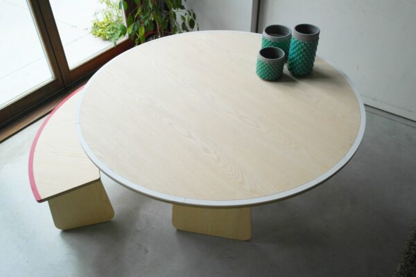 Table design Ring table au style scandinave et moderne par Rform