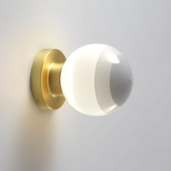 Applique murale Dipping Light A2-13 en laiton brossé par Jordi Canudas - Marset