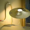 Lampe à poser / Applique Turbaya en laiton en forme de gramophone au design chic et élégant
