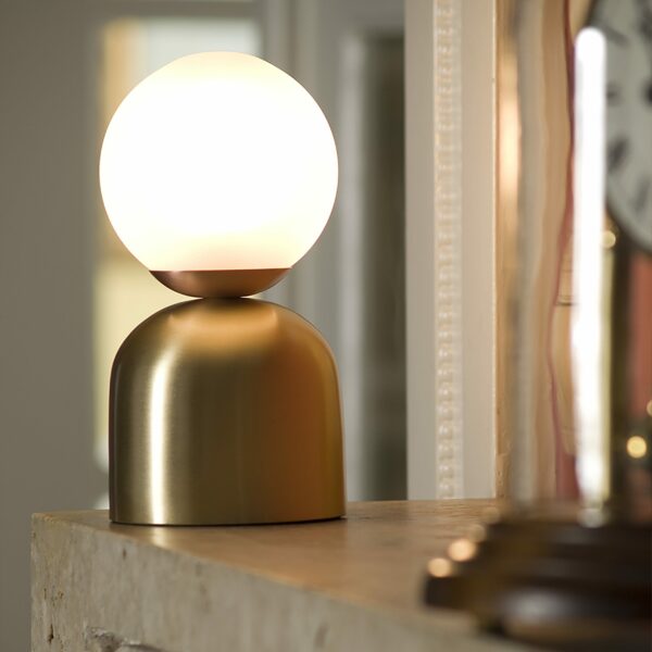 Lampe à poser design Bonbon en laiton au design chic et élégant