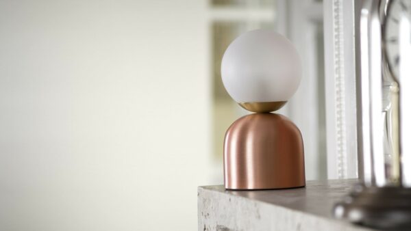 Lampe à poser design Bonbon en cuivre au design chic et élégant