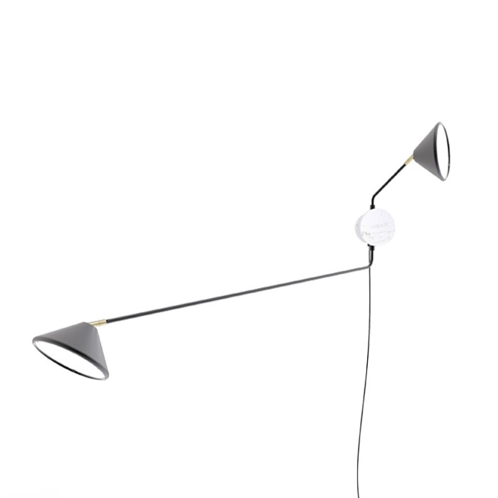 Applique murale déportée double Conic Duo LED par Seyvaa
