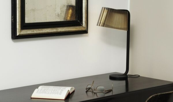 Lampe à poser Led au design scandinave Owalo 7020 en bois naturel