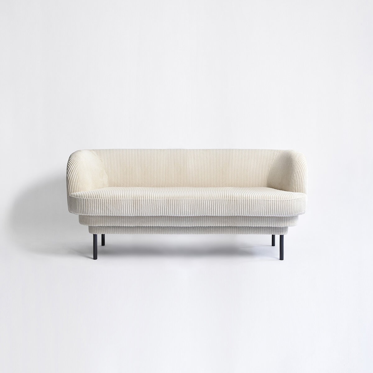 Canapé Cornice Lincoln en velours par BICOLTER x Eno studio