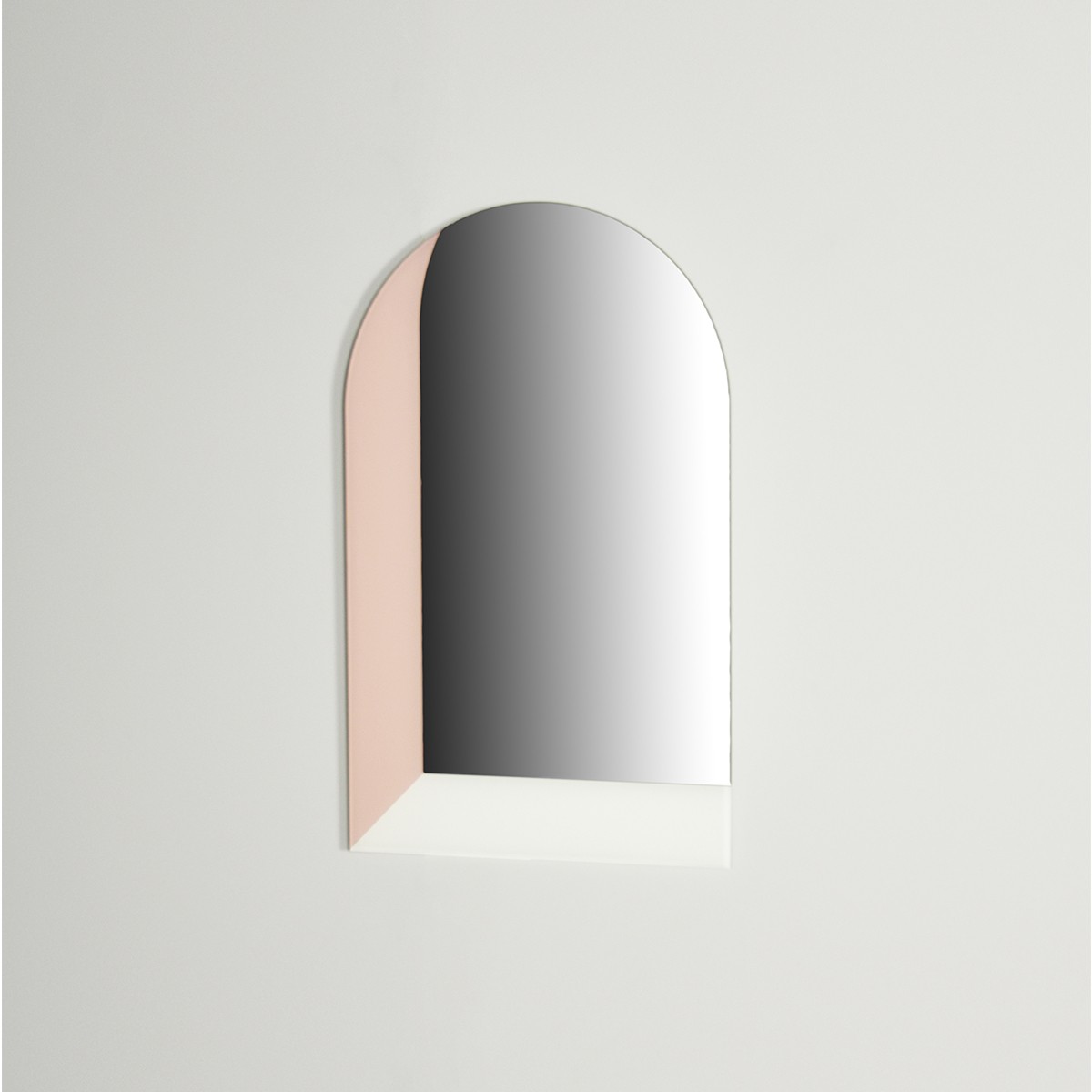 Miroir Linna en forme de fenêtre par Emanuele Pizzolorusso  x Eno studio