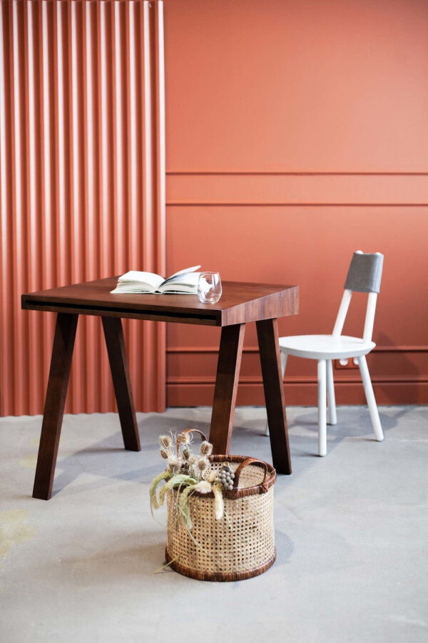 Bureau 4.9 version 1 tiroir au design scandinave par Marius Valaitis x Emko
