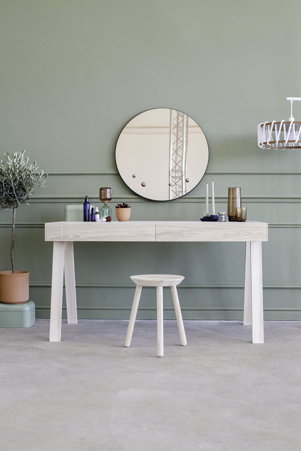 Bureau 4.9 version 2 tiroirs en bois au design scandinave par Marius Valaitis x Emko