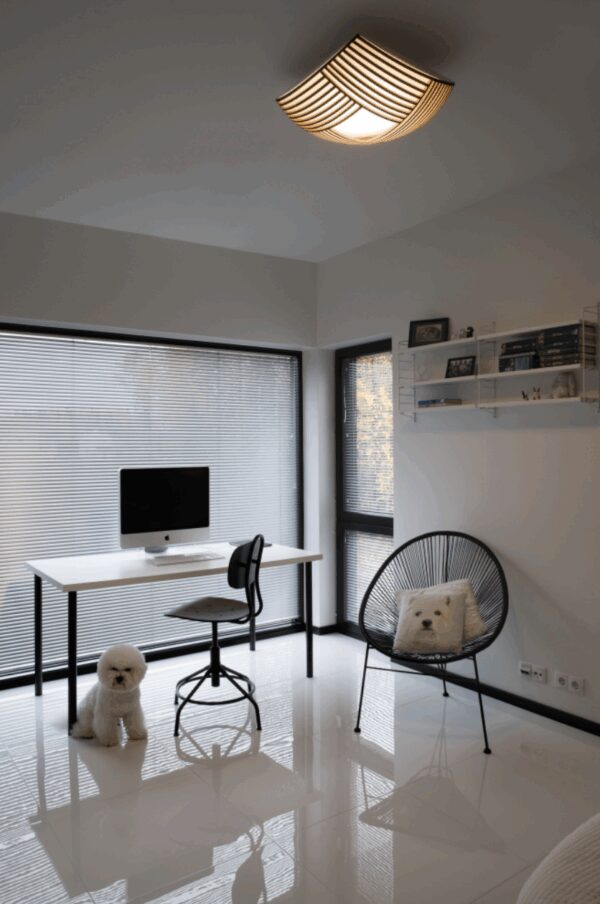 Plafonnier Kuulto au design scandinave en bois naturel par Secto Design
