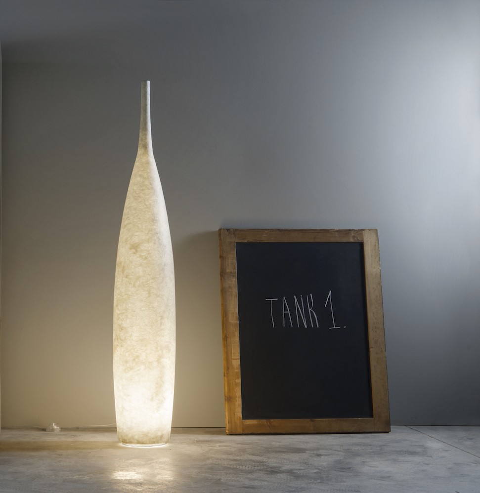 Lampadaire Tank 1 au design original et moderne en Nebulite