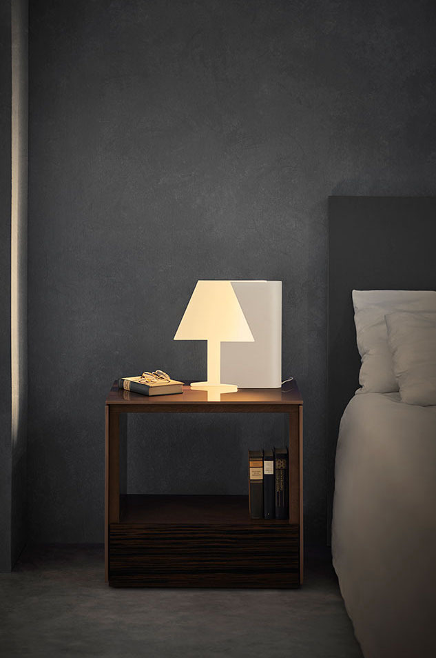 Lampe a poser Book en métal au style contemporain par Liliya DZIS x Mantra