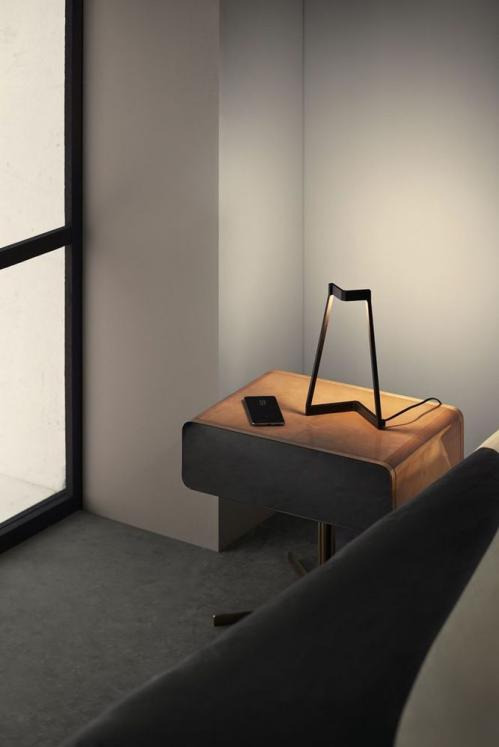 Lampe a poser Minimal en acier au design minimaliste par Santiago SEVILLANO x Mantra