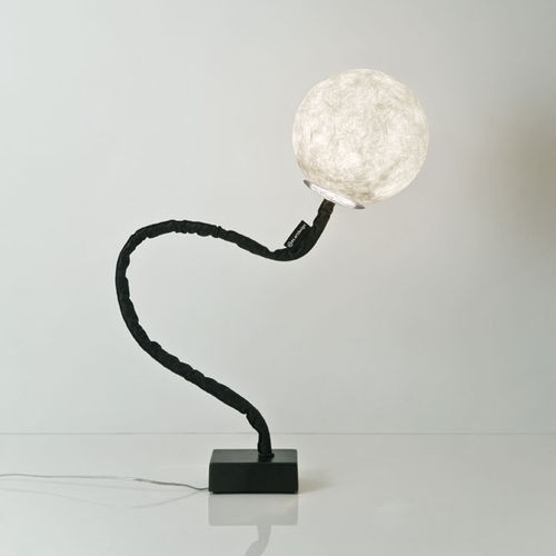 Lampadaire lune Micro luna piantana au design original et moderne