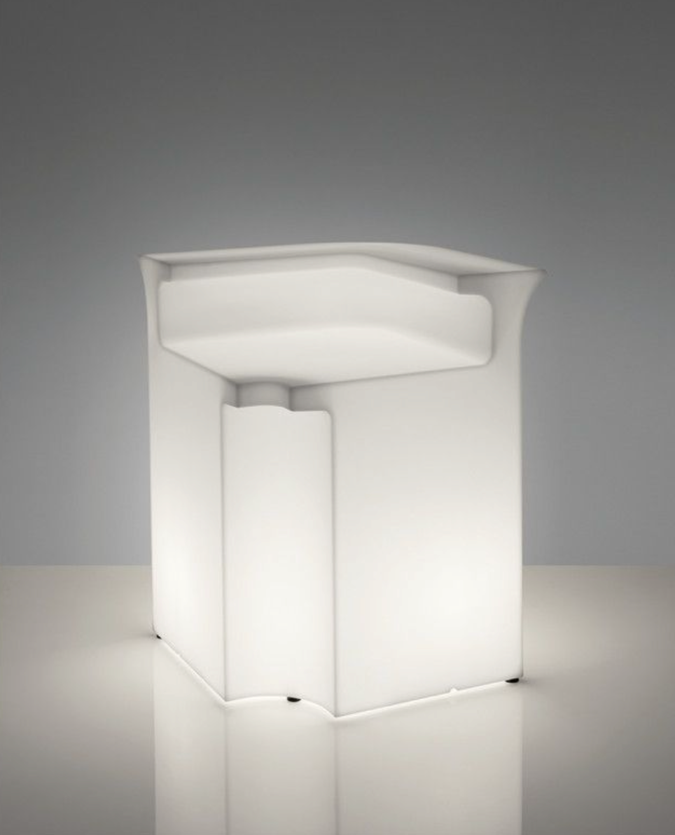 Bar lumineux Break Corner en polyéthylène par SLIDE Studio