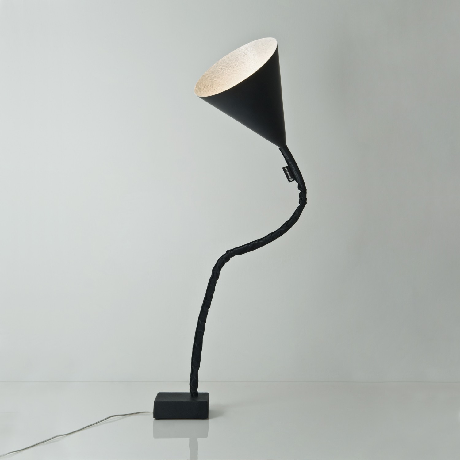 Lampadaire Flower lavagna avec effet tableau noir personnalisable