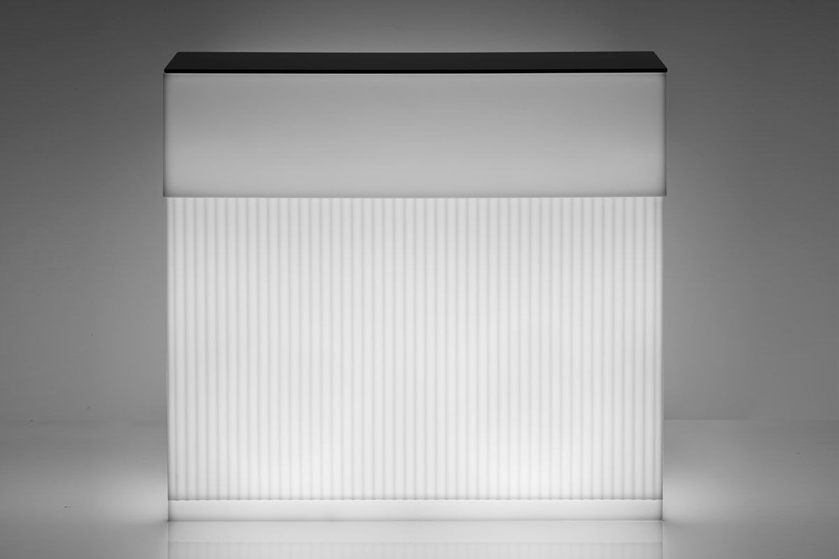 Bar lumineux Cordiale en polyéthylène par Roberto Paoli x SLIDE Studio