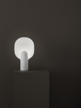 Lampe a poser Ware en Aluminium & Acrylique par MSDS Studio x New Works