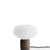 Lampe a poser Karl-Johan en verre et pied en chêne par Signe Hytte x New Works