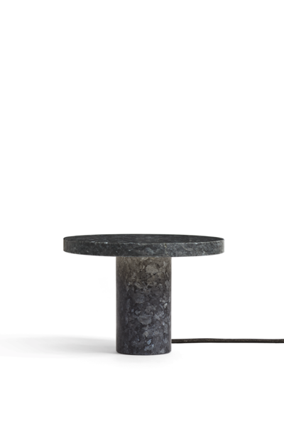 Lampe a poser Core en granit Bleu Lundhs par Runa Klock x New Works