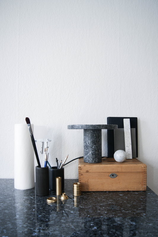 Lampe a poser Core en granit Bleu Lundhs par Runa Klock x New Works