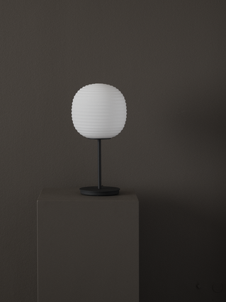 Lampe a poser Lantern 2 en verre par Anderssen & Voll x New Works