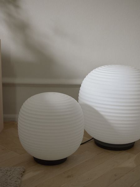 Lampadaire Lantern en verre par Anderssen & Voll x New Works