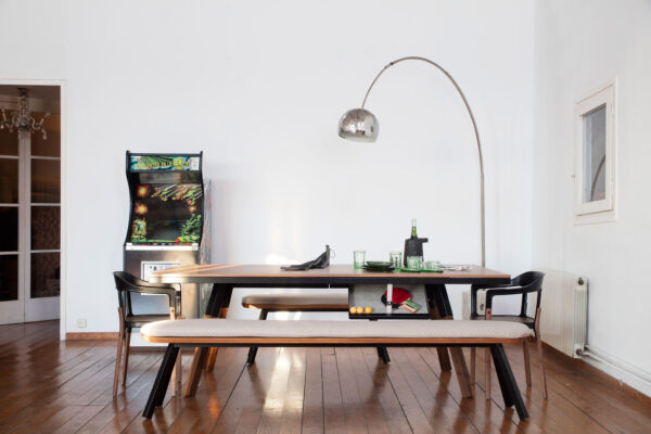 Banc bois d'Iroko You and Me par Stone Designs x RS Barcelona