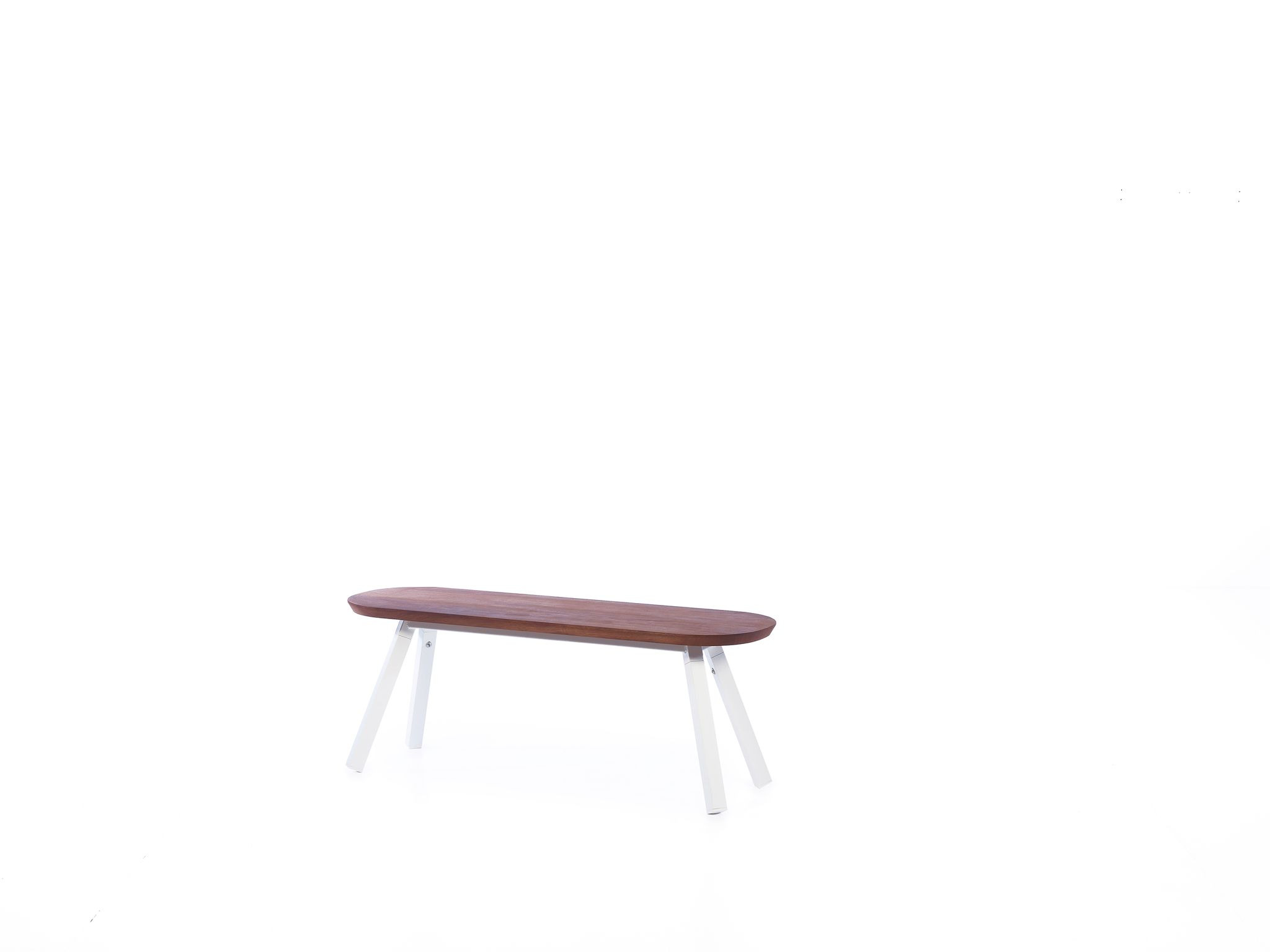 Banc bois d'Iroko You and Me par Stone Designs x RS Barcelona