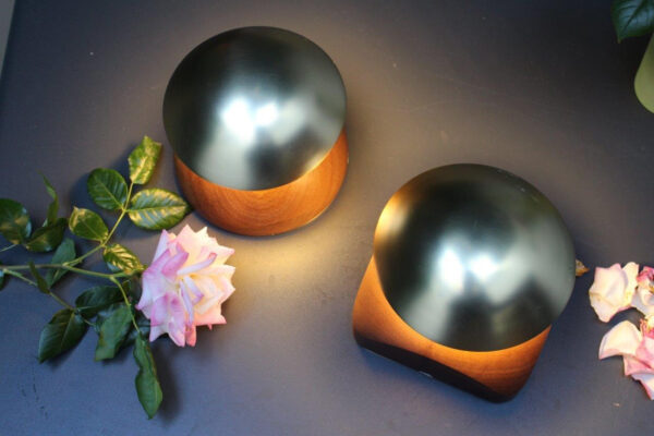 Baladeuse d'extérieur Bell en Bois par Cristian Cubina x Alma Light