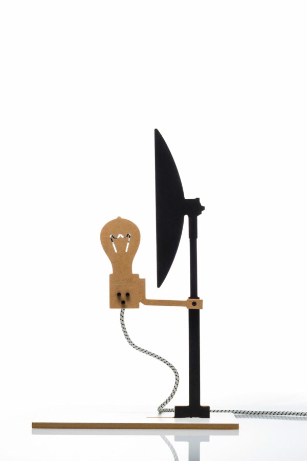 Lampe à poser 2D industriel 2 en bois