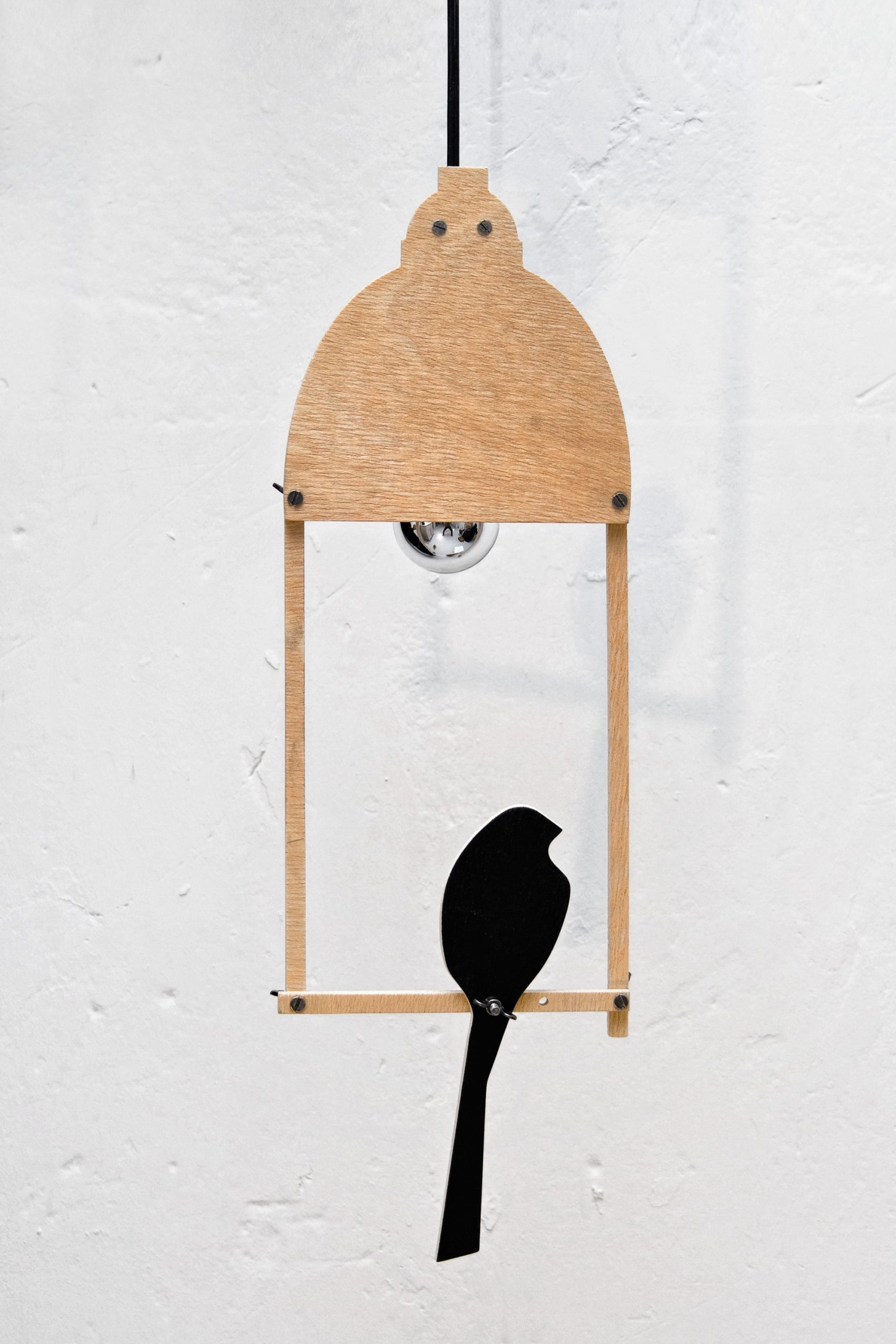 Suspension 2D Bird Lamp en bois avec jeux d'ombres et de lumière