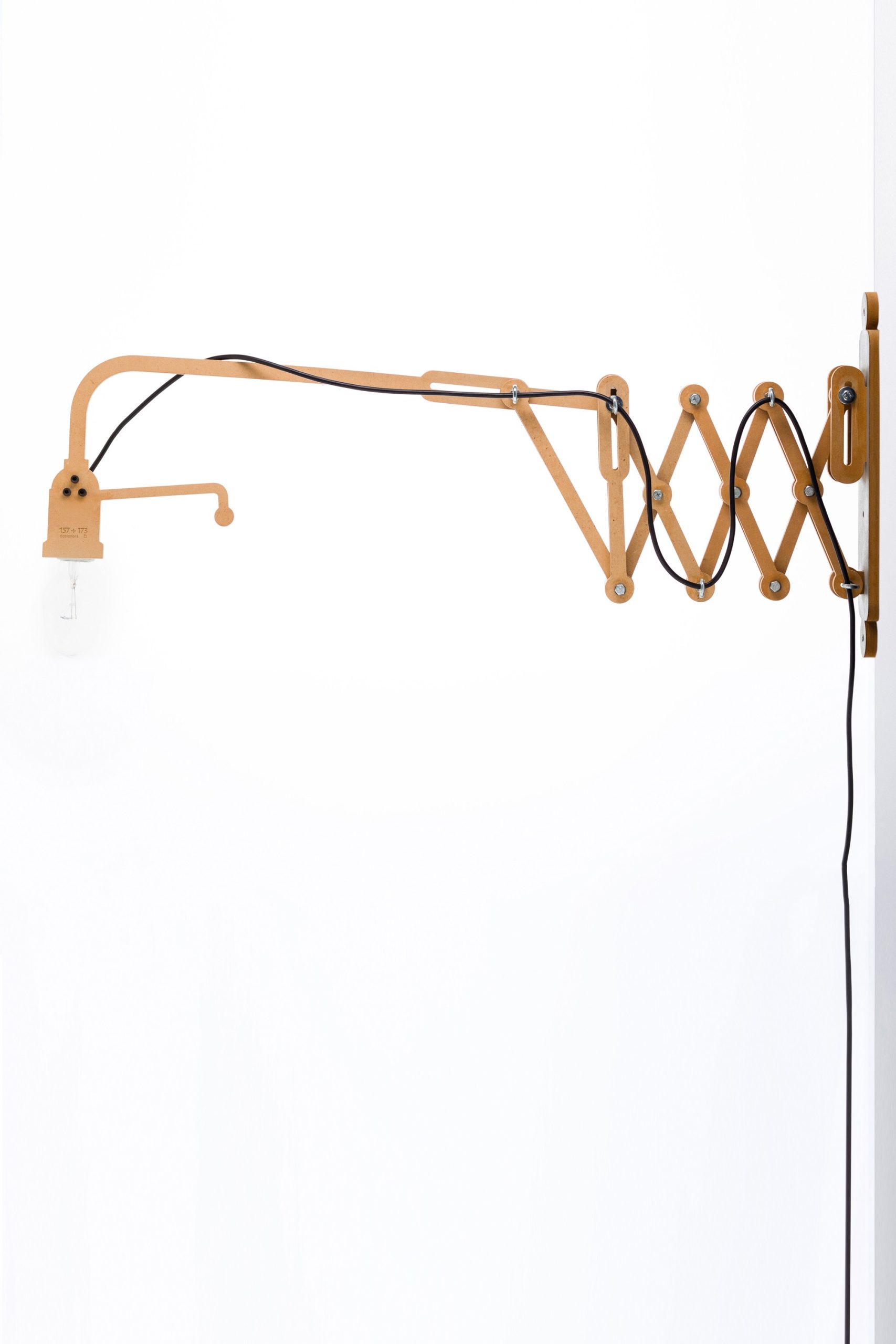 Applique murale ajustable au design 2D en bois 