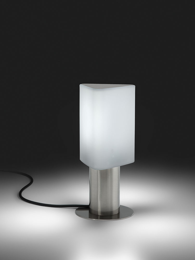 Lampe à poser avec pied Tiny par Josep Novell & Josep Puig i Cabeza x Alma Light