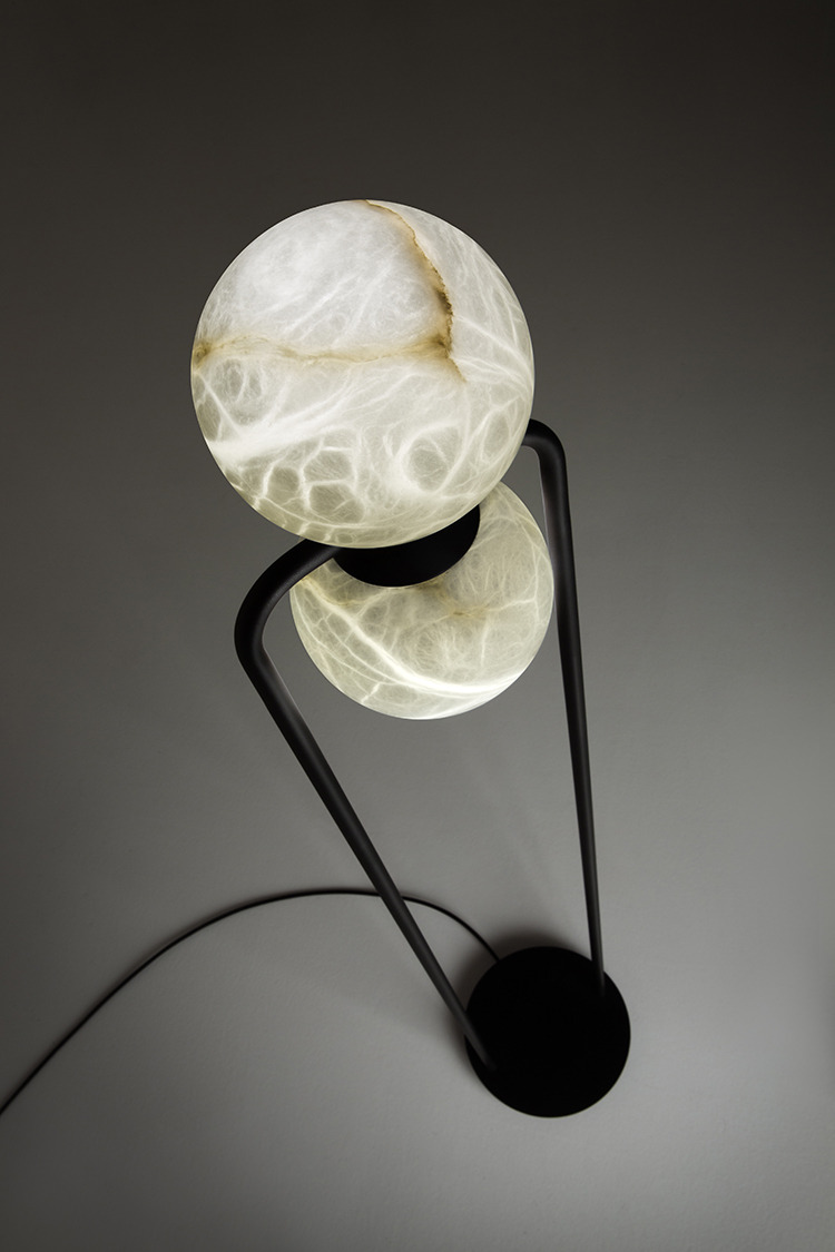 Lampadaire double Tribeca par Jordi Llopis x Alma Light