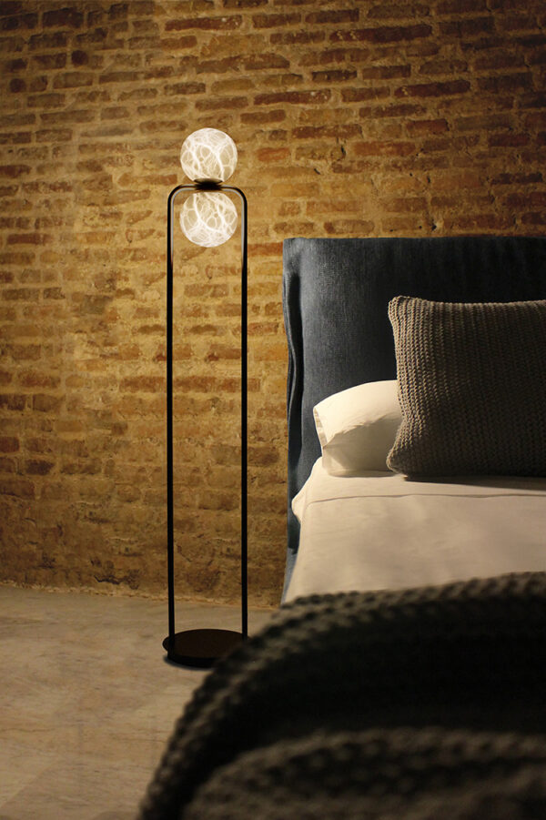 Lampadaire double Tribeca par Jordi Llopis x Alma Light