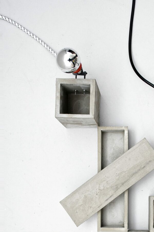 Lampe à poser / Porte-stylos Concrete Big industriel en béton