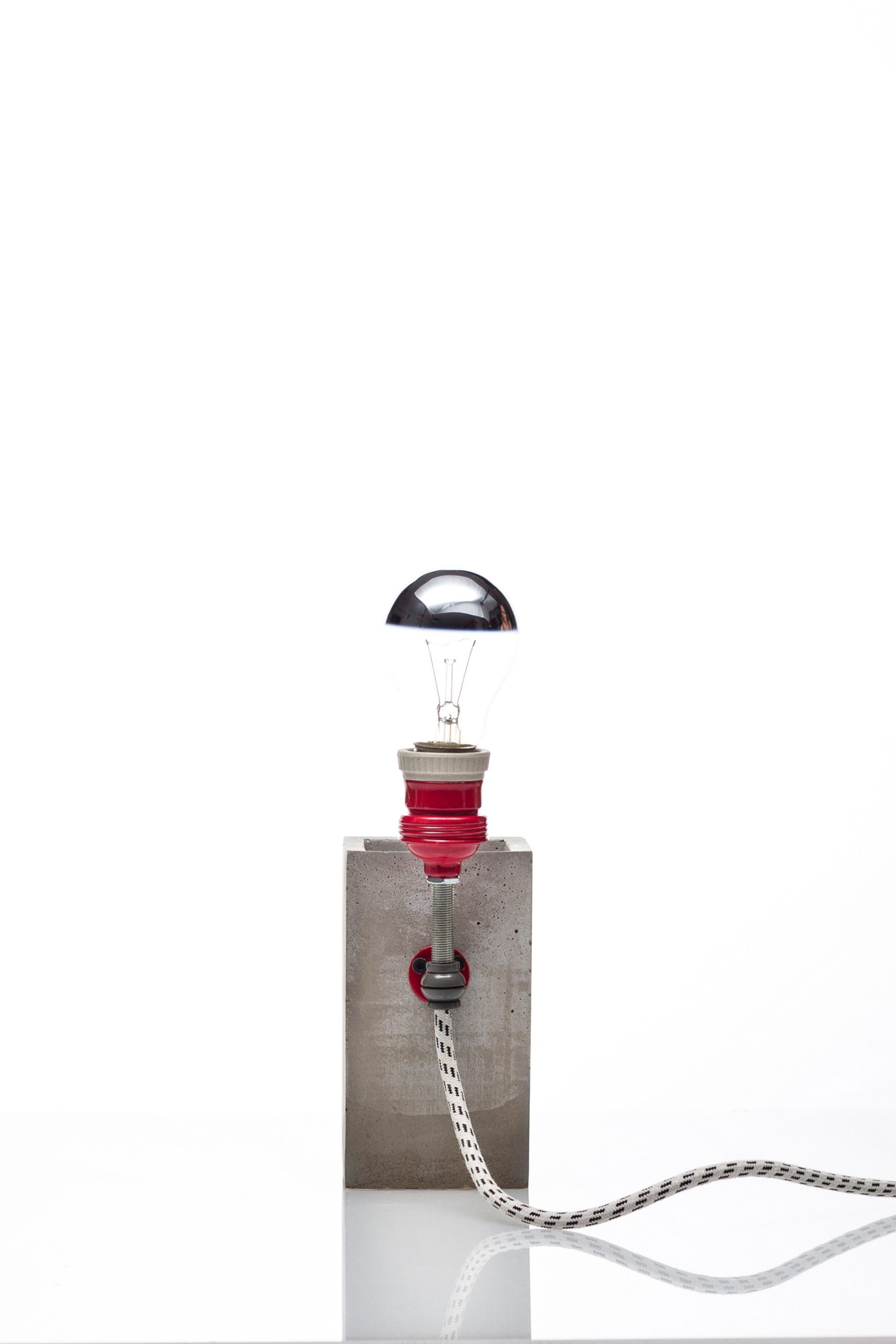 Lampe à poser / Porte-stylos Concrete Big industriel en béton