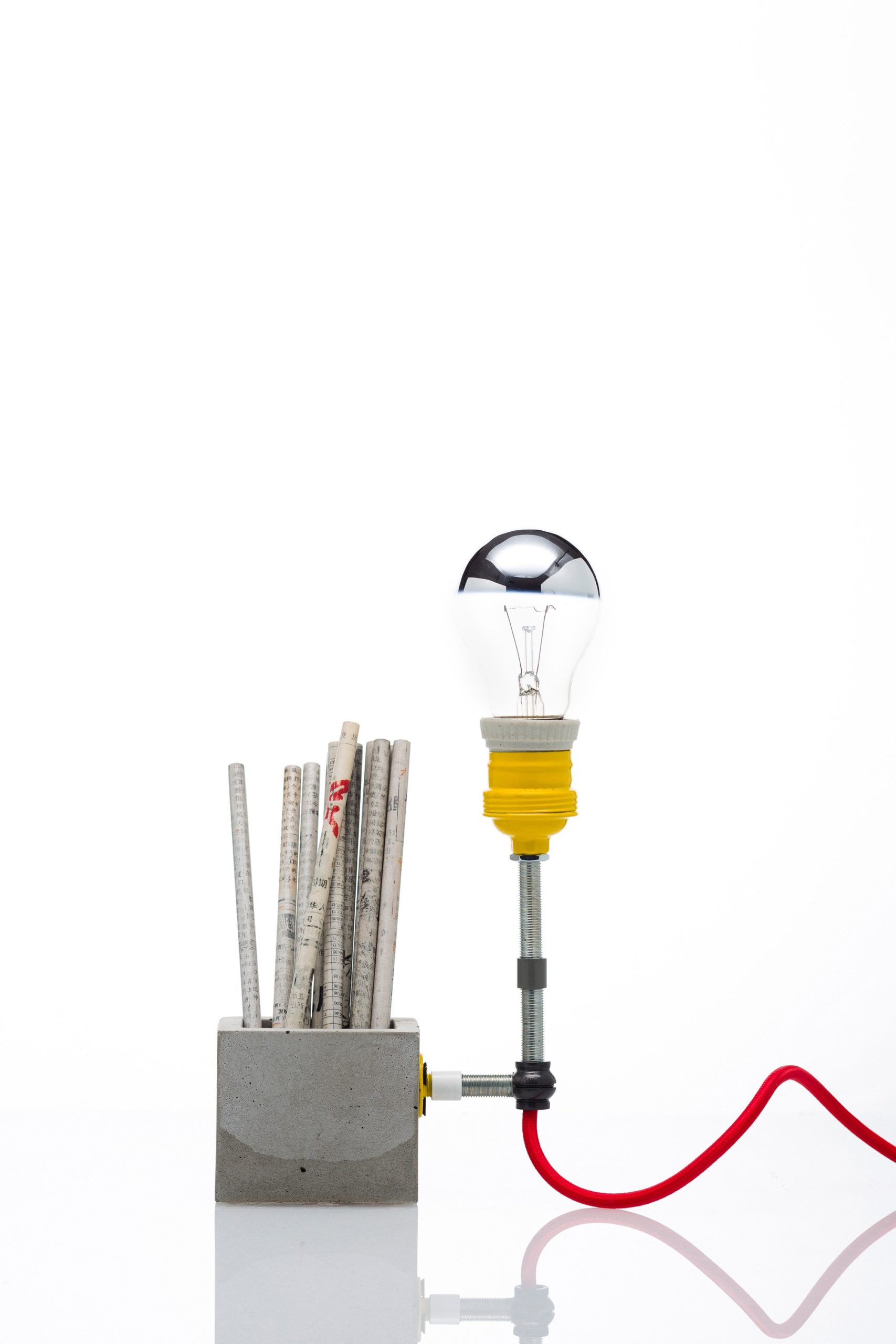 Lampe à poser / Porte-stylos Concrete Big industriel en béton 