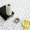 Papier peint au design géométrique intissé Modular  prêt-à-poser