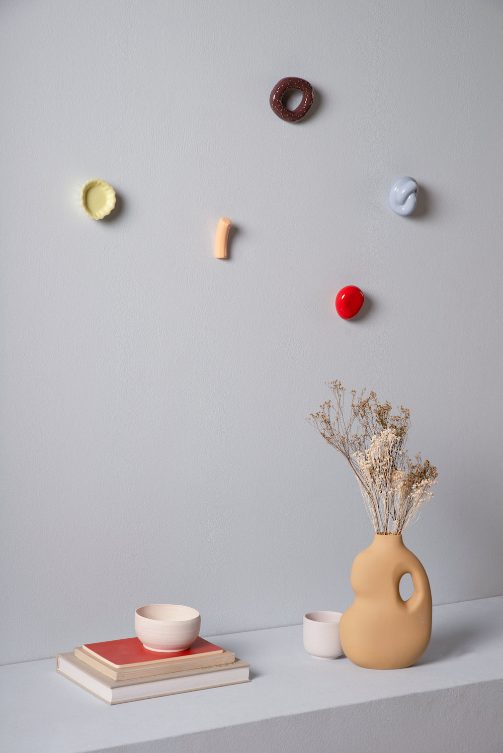 Patère murale Fossil the Serpent au design scandinave par  Julia Jessen & Lena Reetz x Schneid Lighting